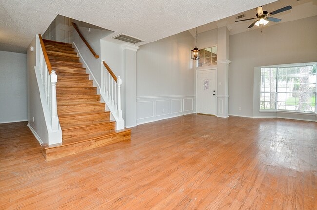 Building Photo - 1206 Green Knoll Dr