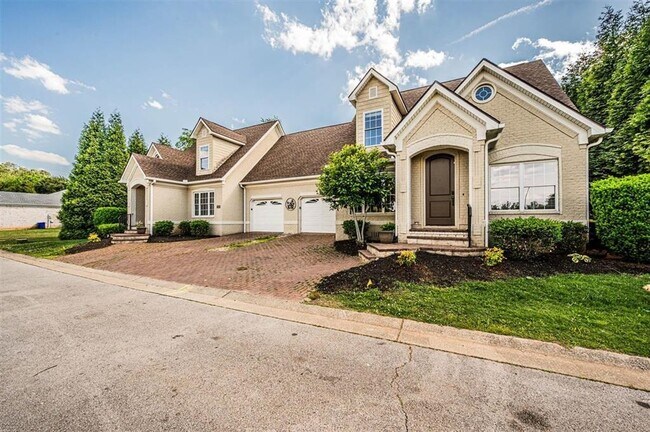 Photo - 841 Denzil Ave