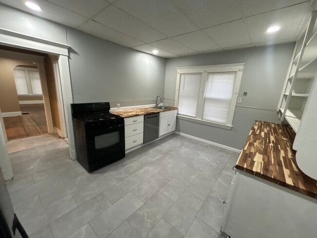 Photo - 425 Cumberland Ave Unit 1