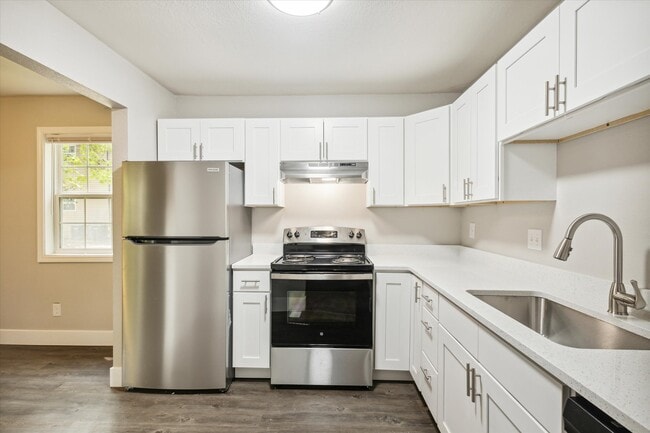 Timber Ridge Townhomes & Apartments