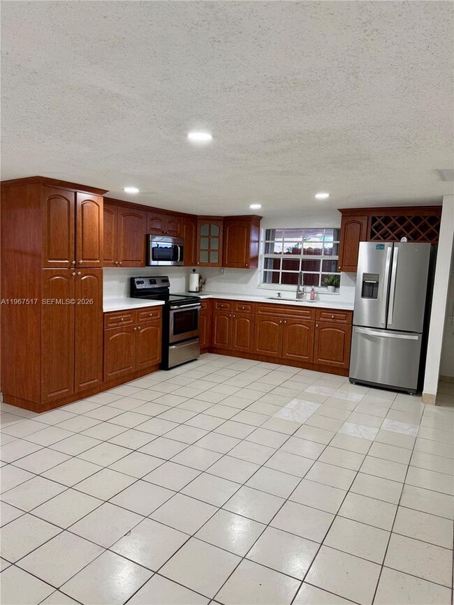 Building Photo - 5900 W 21st Ct