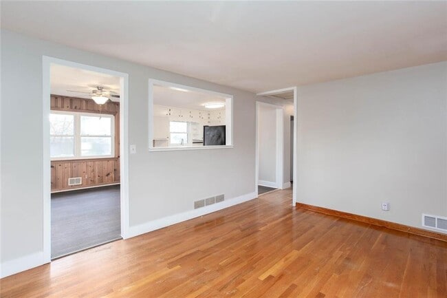 Photo - 2663 Hicks Rd