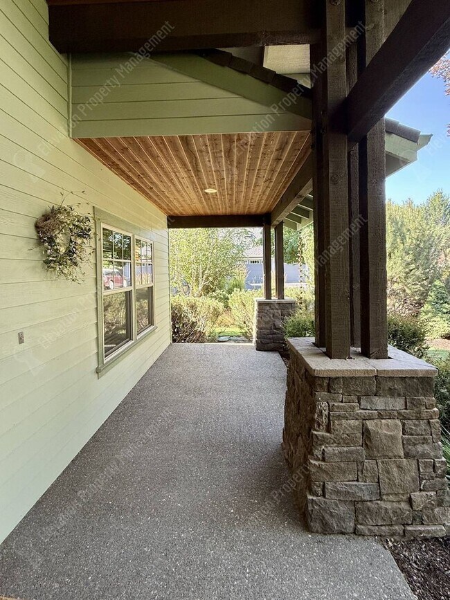 Photo - Gorgeous 3 BR home with chef's kitchen in quiet SE Bend location