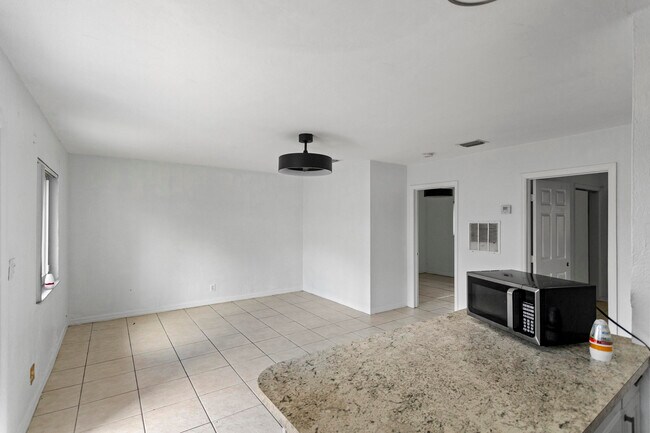 Photo - 709 SW 13th Ave