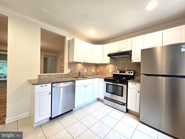 Photo - 5135 Westbard Ave