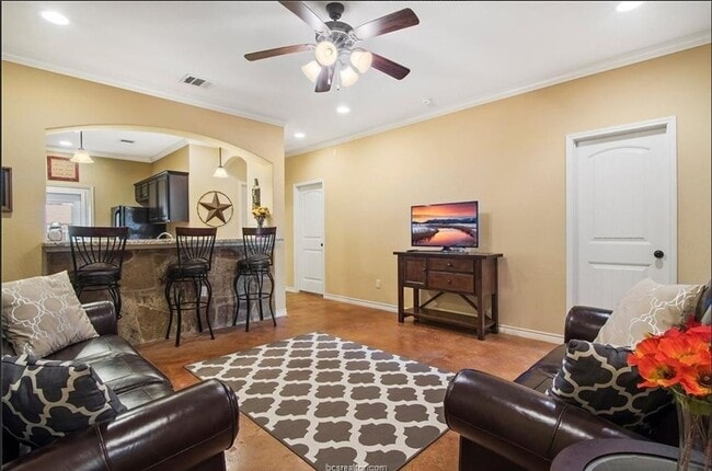 Photo - 3333 Airborne Ave