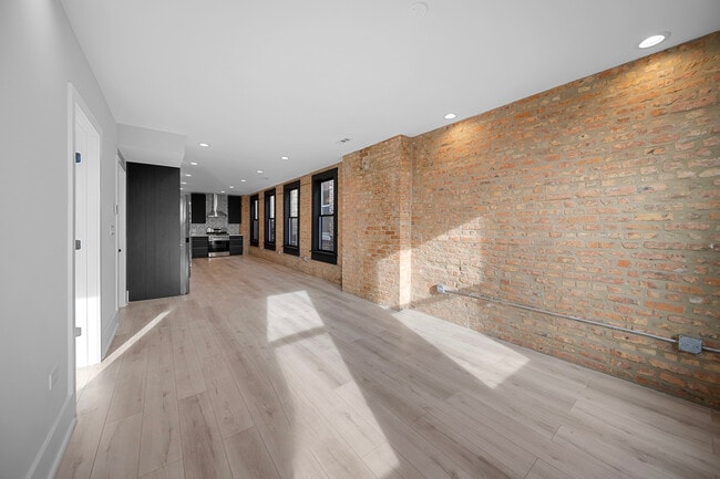 Photo - 1320 W 19th St Unit A3