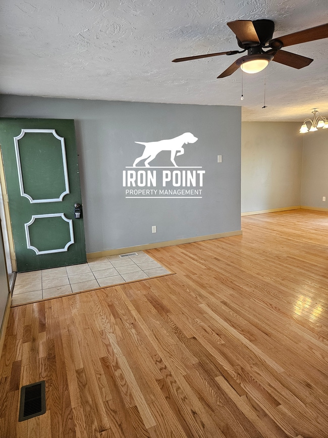 Photo - SW Boise home w/attached garage, large fen...