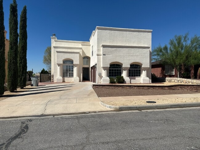 Building Photo - 7461 Plaza Redonda Dr