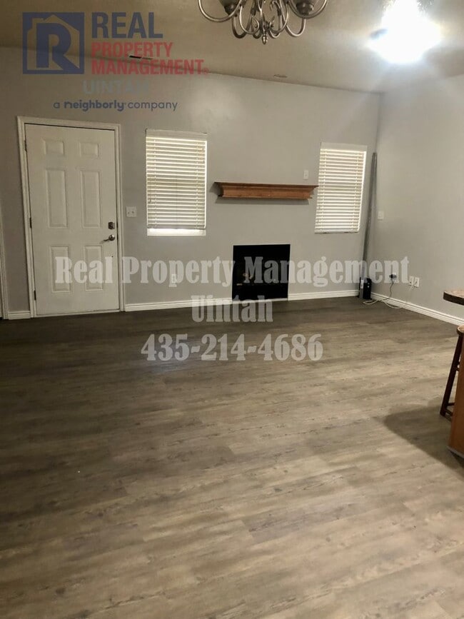 Photo - 3 Bed 2.5 Bath Townhome in Split Mountain.