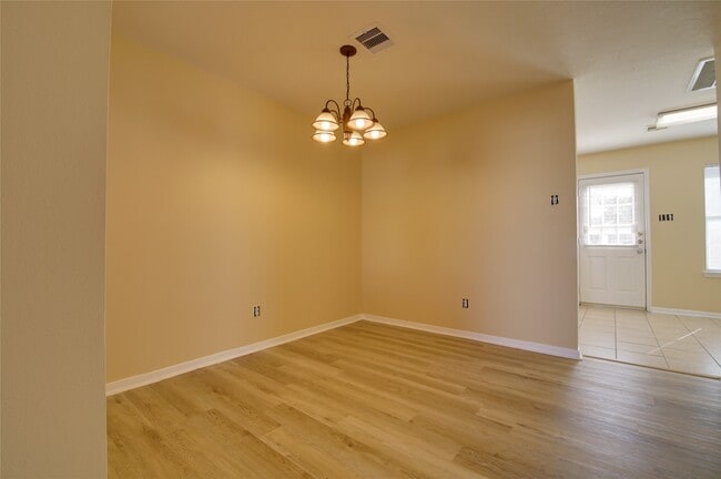 Photo - 939 Andover Glen Dr