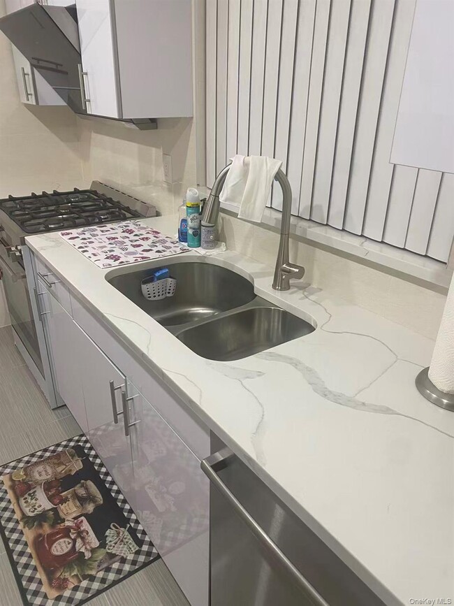 Photo - 207-24 28th Ave