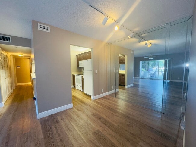 Photo - 13771 Oneida Dr