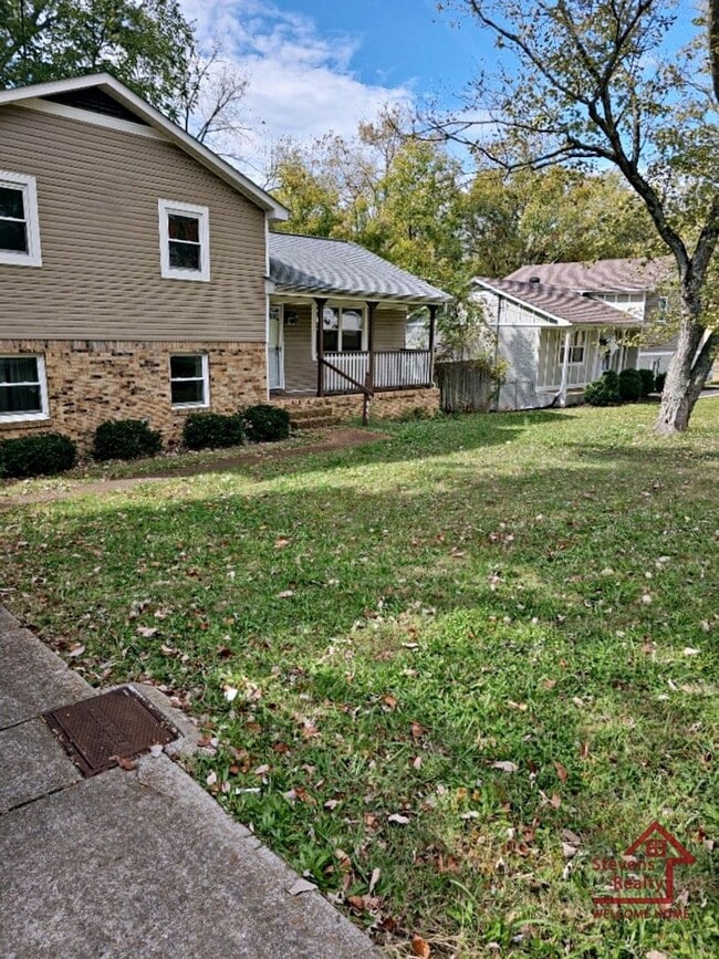 Photo - 445 Rockwood Dr