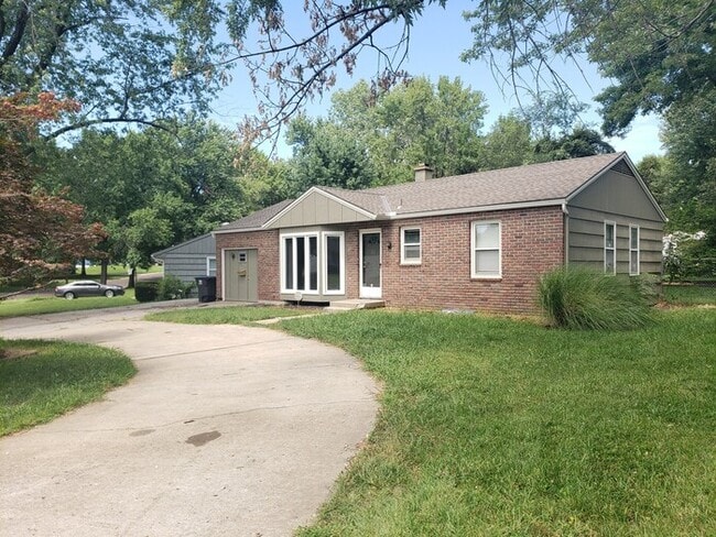 Photo - Remodeled Raytown Home-Available NOW!!