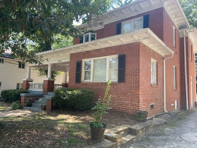 Building Photo - 890 N Highland Ave NE Unit Apt 4