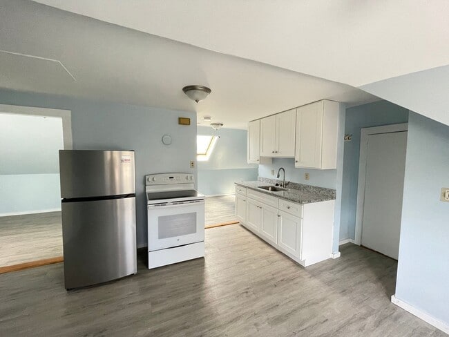 Building Photo - 221 Calef Rd Unit 3