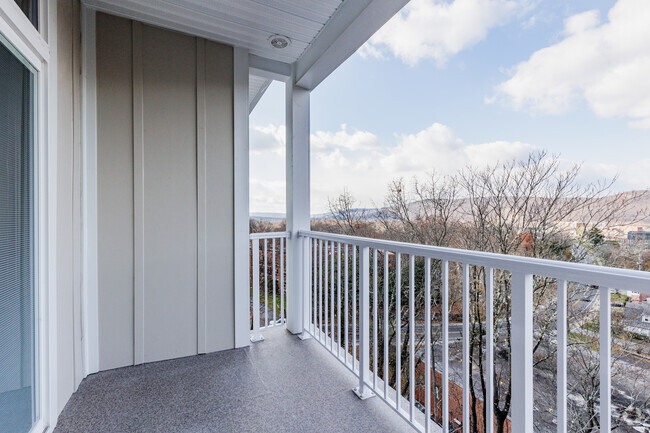 2BR 2BA - 1,140SF