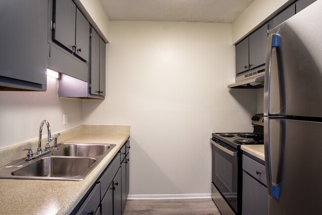 Photo - Crossroads Apartments