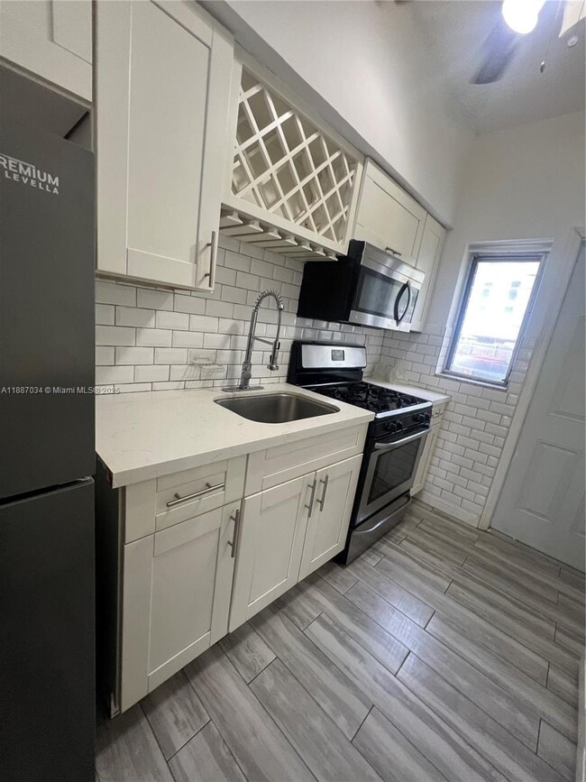 Photo - 8135 Crespi Blvd Unit 2