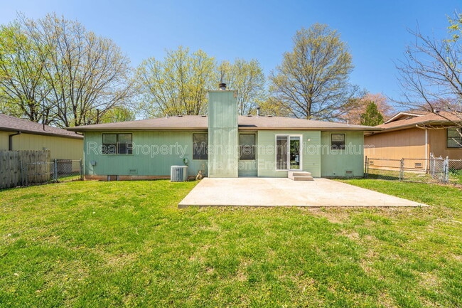 Photo - 2240 S Kansas Ave