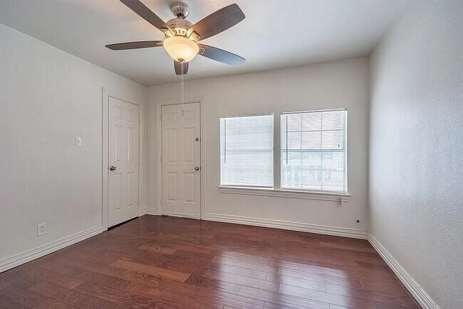 2001 Redman Cir