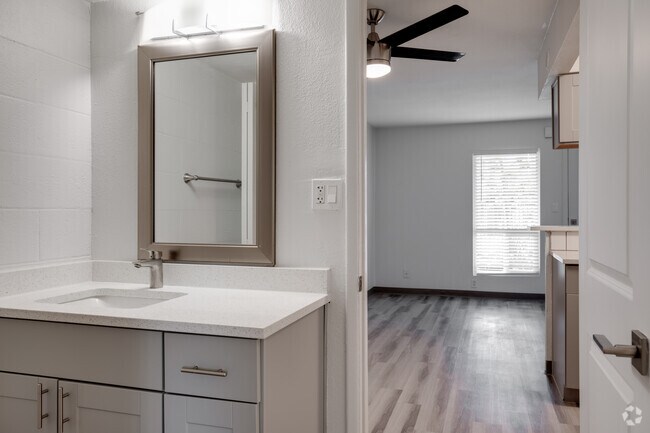 1BR, 1BA - 575SF