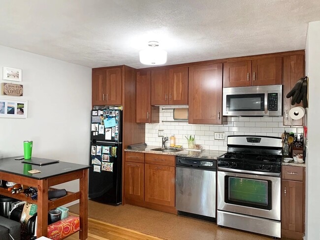 Building Photo - 2 Seminary St Unit 1 Rental