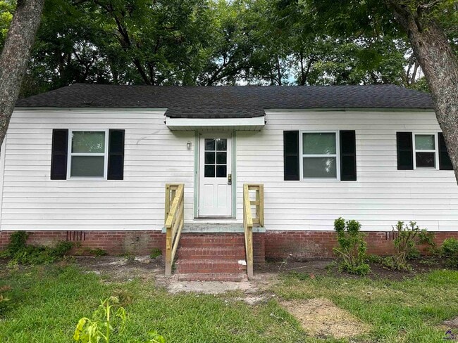 Photo - 617 Miller Dr House