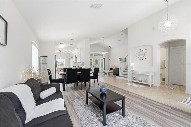 Photo - 748 Stonewyk Way