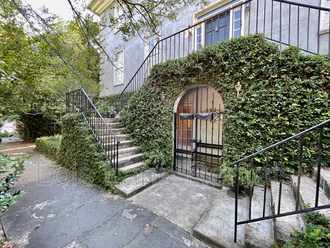 Building Photo - 51 Charlotte St Unit B