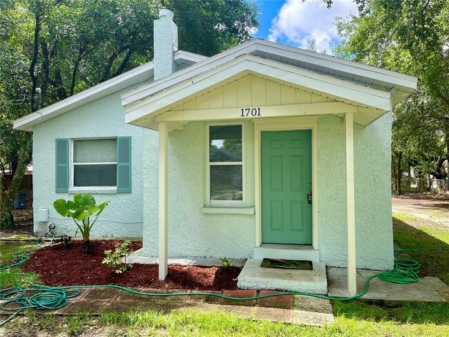 Building Photo - 1701 E Louisiana Ave Rental