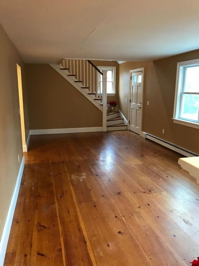 Photo - Modern 2Br / 2Ba Cape Style Home in Quiet ...