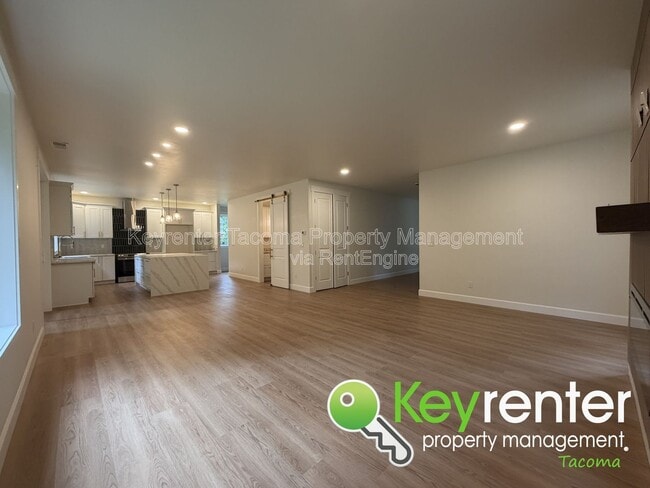 Photo - 16517 48th St NW
