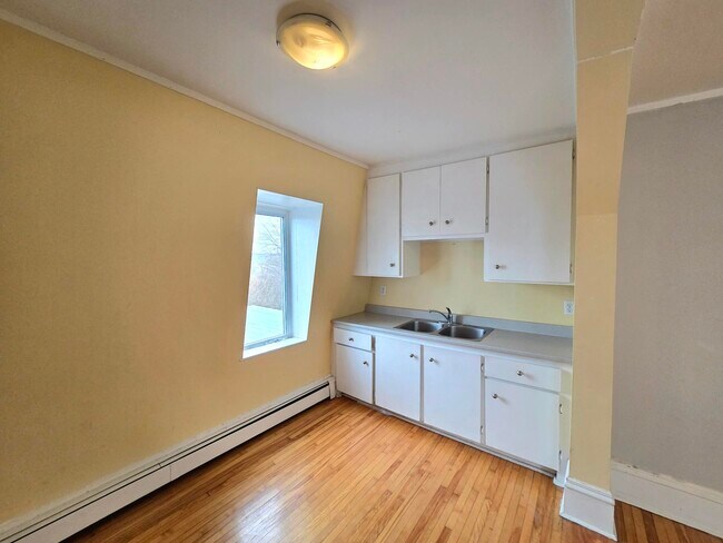 Photo - 173 Douglas Ave Unit 3