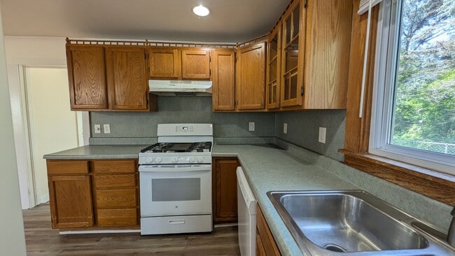 Photo - 1-2 bedroom Lakeside home