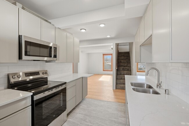 Building Photo - 808 W Main St Unit 2