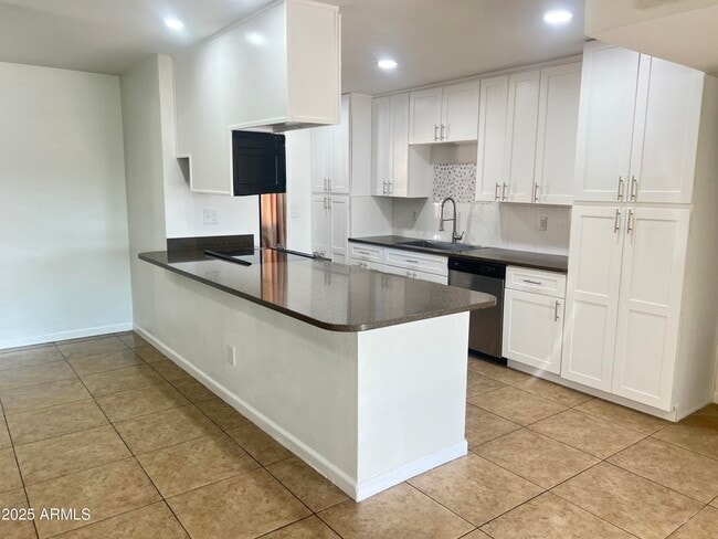 Building Photo - 1816 E Palmcroft Dr Rental