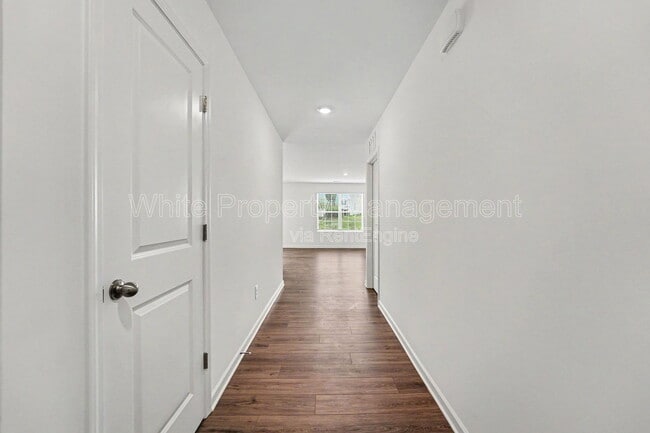 Photo - 368 W 18th St