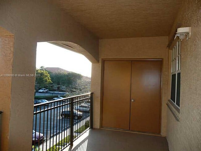 Photo - 11701 SW 2nd St Unit 5305