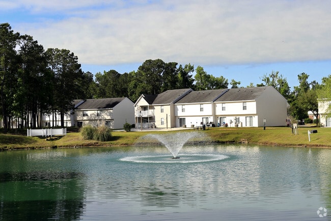 Photo - Fords Pointe Apartments and Townhomes