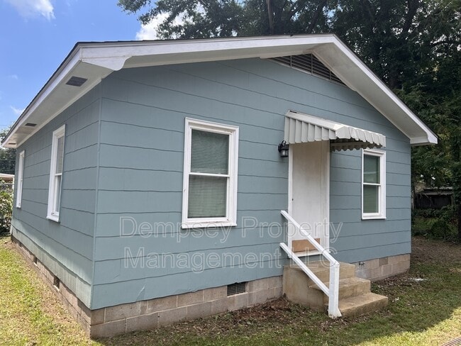 Building Photo - 3417 1/2 6th Street Rental