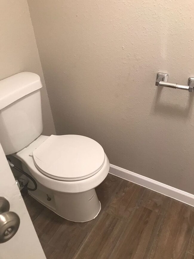 Photo - Renovated 2 Bedroom Condo - Oak Forest West Unit 1604