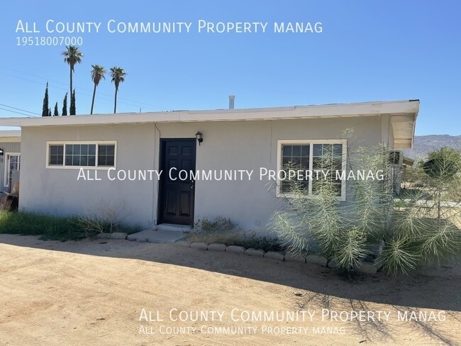 2 Bed 1 Bath Apartment In Twentynine Palms! - 2 Bed 1 Bath Apartment In Twentynine Palms! Unidad A