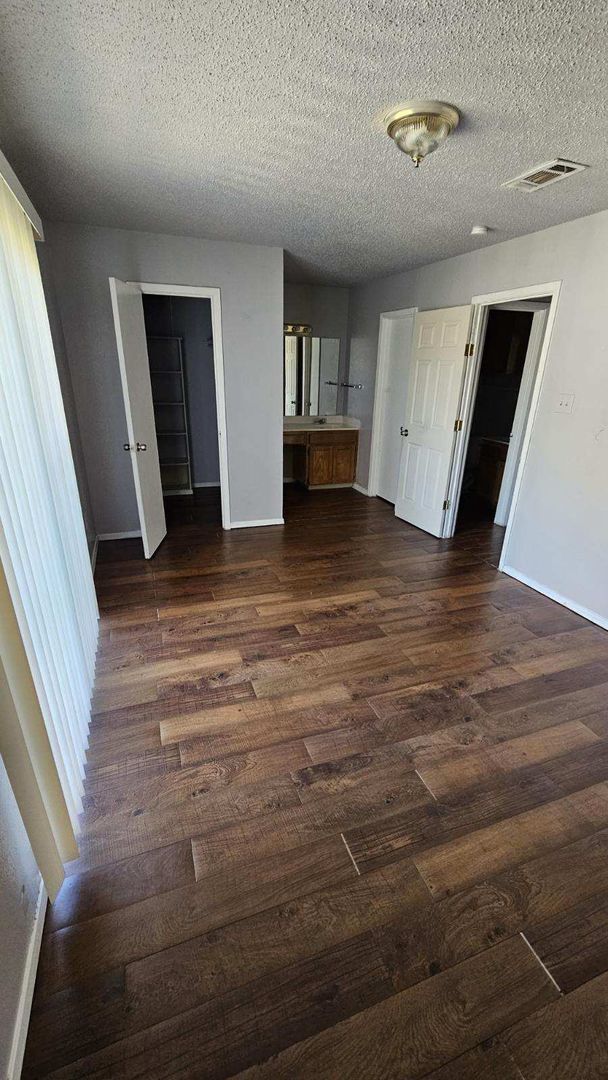 Building Photo - 4908 Brianhill Dr Unit C