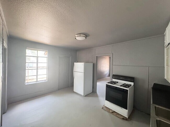 Photo - 2115 Princeton Ave