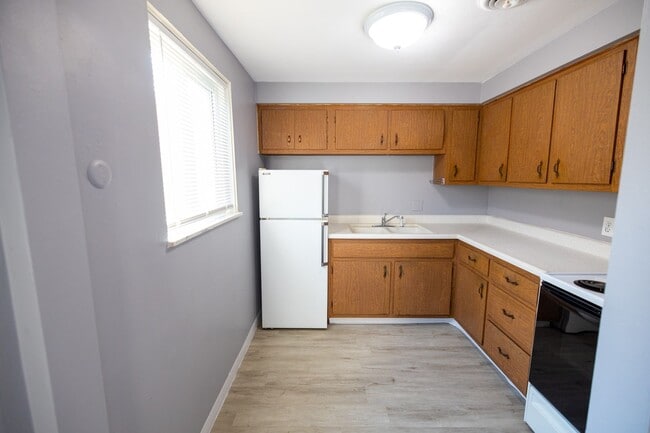 Broadway Manor Apartments