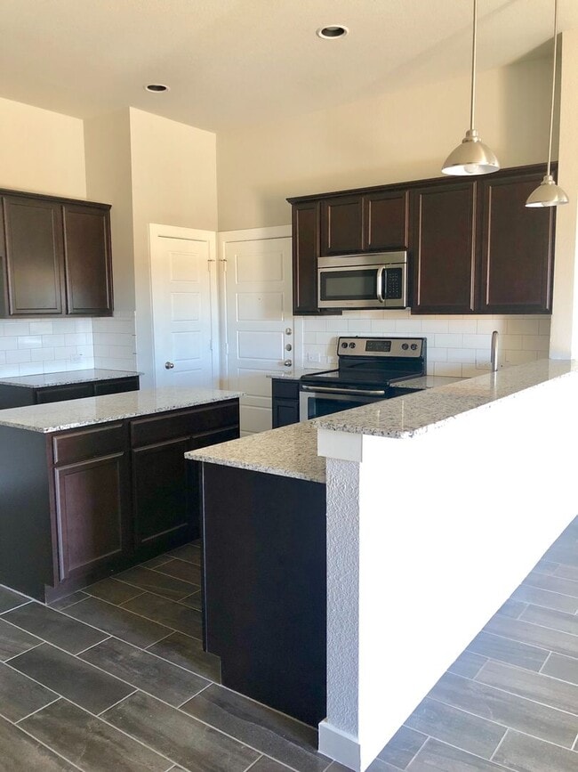 Photo - Luxury 3 Bedroom Duplex Located in Midlothian, Texas!