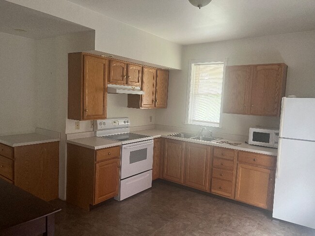 Photo - 387 E State St Unit Apt 2 Up