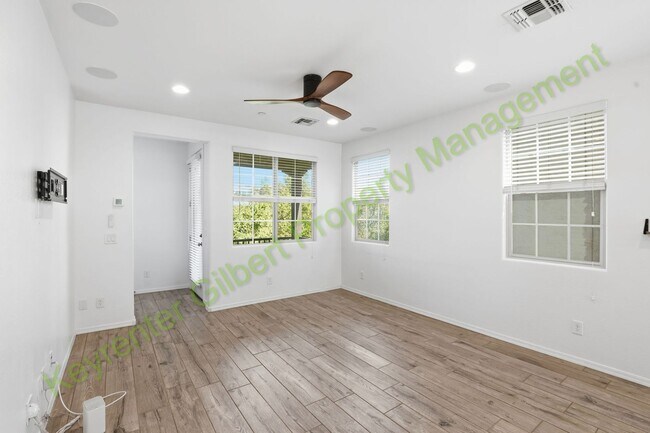 Photo - 1714 E Bridgeport Pkwy